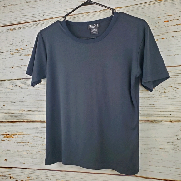 NY & Co Short Sleeve Top - Picture 2 of 4